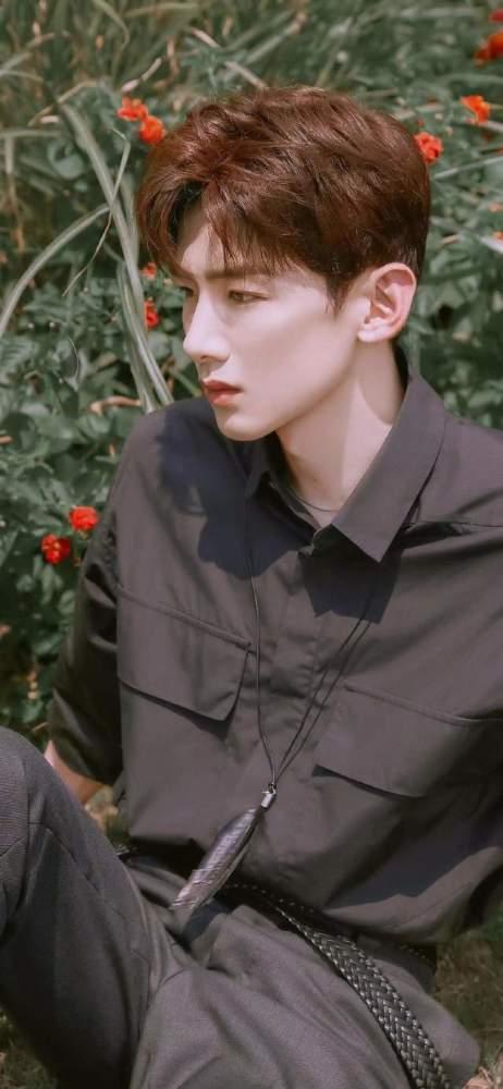 白敬亭圈内人爆料是哪一期,揭秘哪一期引发热议 第2张 白敬亭圈内人爆料是哪一期,揭秘哪一期引发热议 第2张